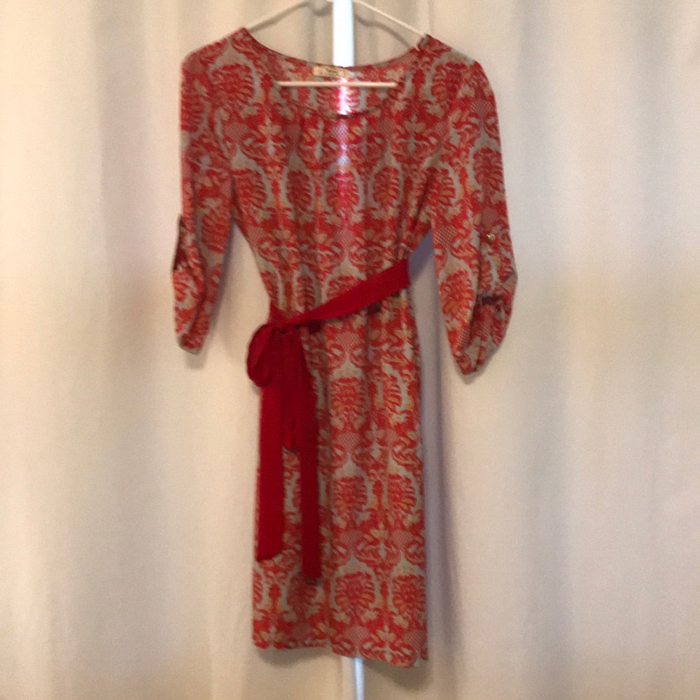 Ezra short dress with quarter length sleeves